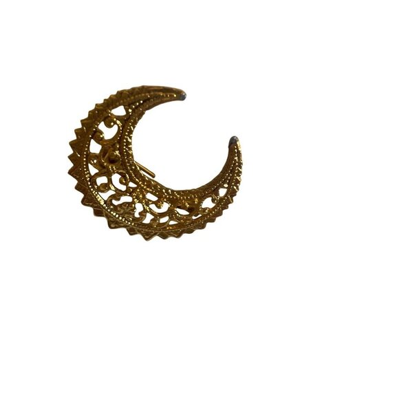 Crescent Moon Shaped Filagree Gold Tone Small Brooch Vintage Elegant - Picture 8 of 9